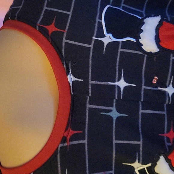 Holiday onesie size large.  Battery needs to be exchanged - Picture 6 of 12